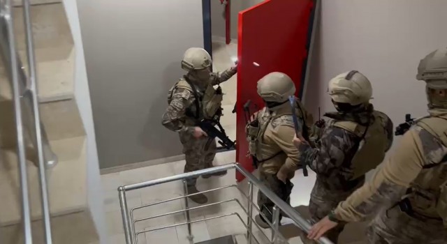 Kuzenler çetesinden 550 Milyon TLlik yasa dışı bahis vurgunu: 35 gözaltı
