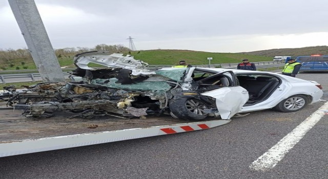 Kuzey Marmarada feci kaza: Motor, otomobilden ayrılarak yola savruldu