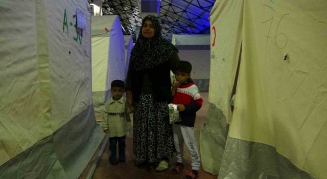 Malatyada boğazına şeker kaçan çocuğun kurtarıldığı anlar kameraya yansıdı