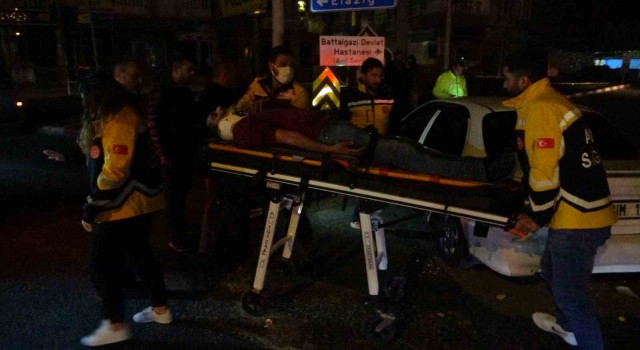 Malatyada iki otomobil çarpıştı: 2 yaralı