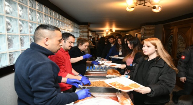 Mamak Belediyesi millet kıraathanelerinin kapılarını iftar için açtı