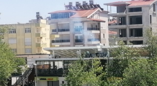 Manavgat Balıkçılar Çarşısında baca yangını ucuz atlatıldı