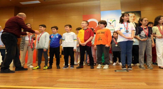 Manavgat Belediyesinden 23 Nisan Satranç Turnuvası