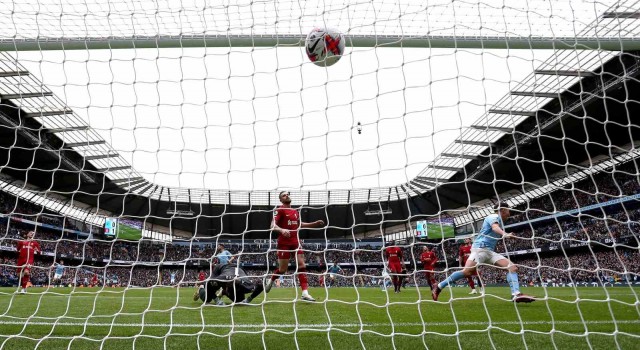 Manchester City, Liverpoolu geriden gelip 4-1 mağlup etti