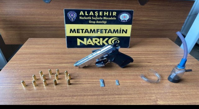 Manisada 2 ilçede uyuşturucu operasyonu