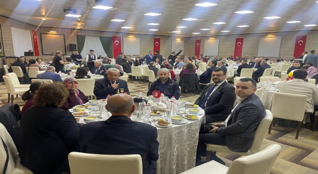 Manisada şehit aileleri, gaziler ve aileleri onuruna iftar