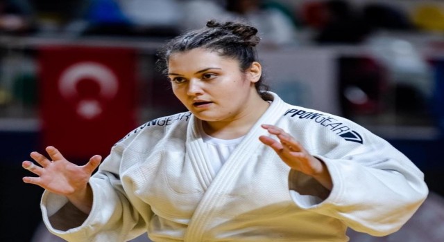 Manisalı Duygu Dirgen, Fransızı devirdi, altın madalyayı kaptı