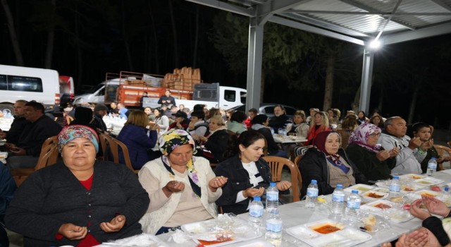 Marmariste altıncı iftar sofrası Karaca Mahallesinde kuruldu