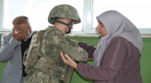 Mehmetçikin Ramazan Bayramında elleri tetikte, gözleri sınırda