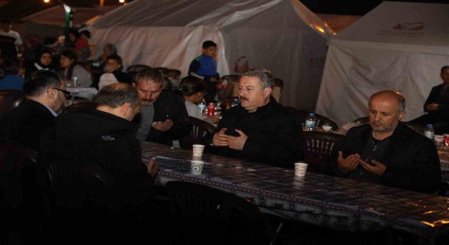 Melikgazi Belediyesinden Çin Mahallesindeki Çadırkentte iftar beraberliği
