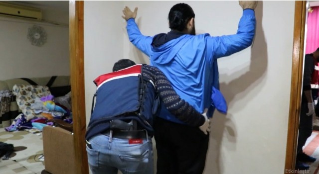 Mersinde DEAŞ operasyonu: 4 gözaltı