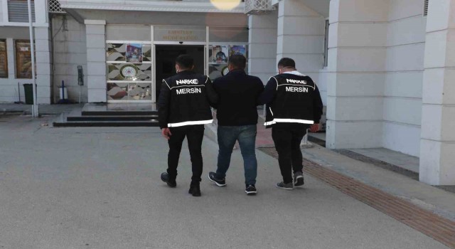 Mersinde ele geçirilen uyuşturucuyla ilgili 2 kişi gözaltına alındı