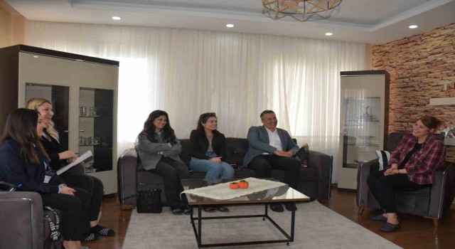Mersinde kurs merkezlerindeki 2 bin 200 öğrencinin velisi ziyaret edildi