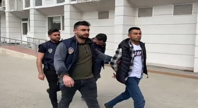 Mersinde sazan sarmalı yöntemiyle dolandırıcılık yapan 2 şüpheli tutuklandı