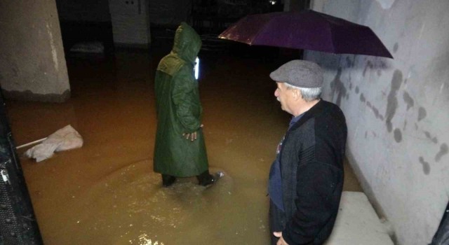 Mersini dolu ve sağanak yağış vurdu