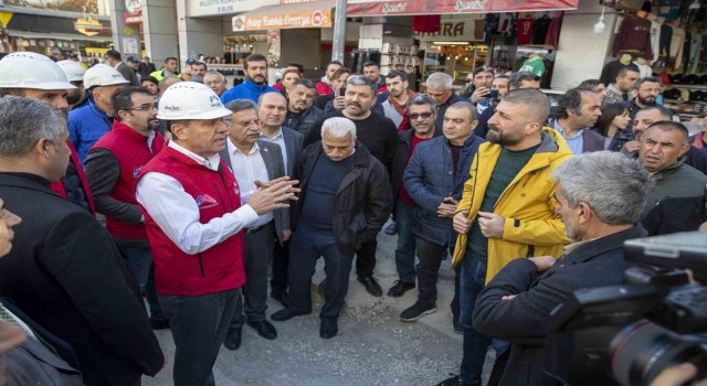 Mersinin İstiklal Caddesi yenileniyor