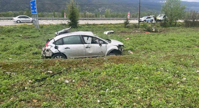 Metrelerce sürüklenen otomobilin camından fırlayan sürücü ağır yaralandı