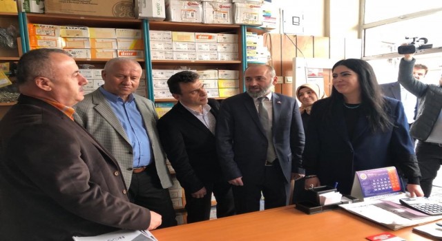 MHP Milletvekili adayları Yortanda esnaf gezdi