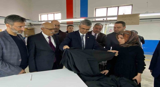 MHPli Kamil Aydın seçim çalışmalarını Pasinler ve Aziziye ilçelerinde sürdürdü