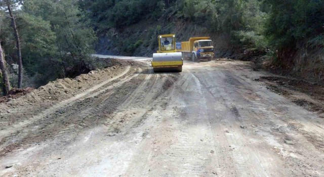 Milasta 473 Km yol çalışması yaptı