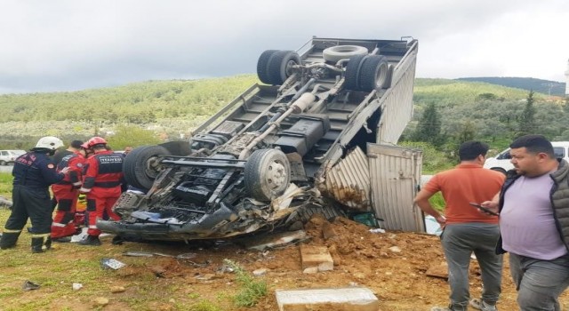 Milasta trafik kazası: 1i ağır 2 yaralı