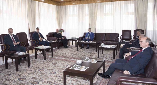 Milletvekili Aydın, Rektör Çomaklının konuğu oldu