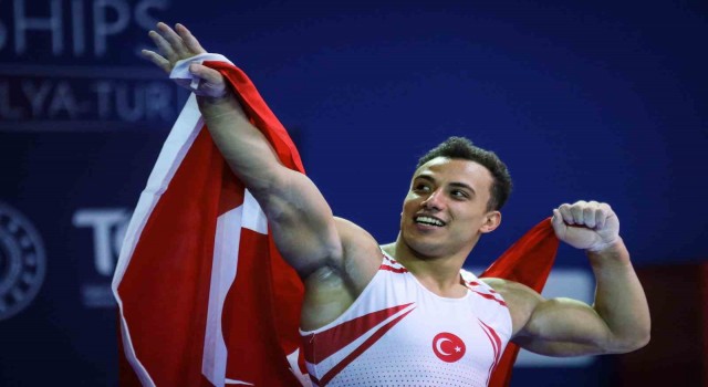 Milli cimnastikçi Adem Asilden bir altın madalya daha