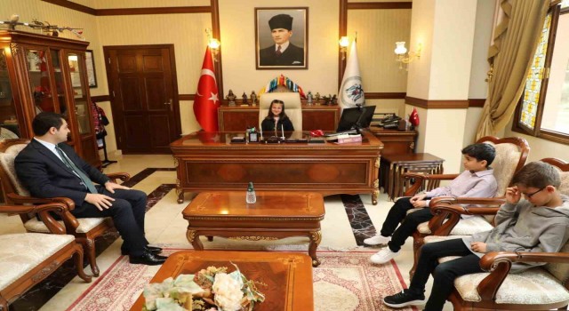 Minik vali orman yangınları ve depreme dikkat çekti