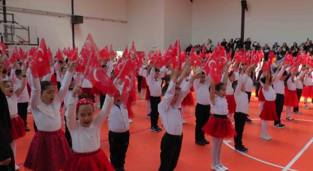 Minikler 23 Nisanda depremzedeleri andı