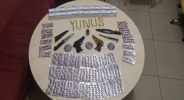 Motosikletli polis timleri, motosikletli uyuşturucu kuryesini yakaladı