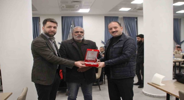 Müdür Özbeyden gençlik ve spor ailesi iftar yemeği