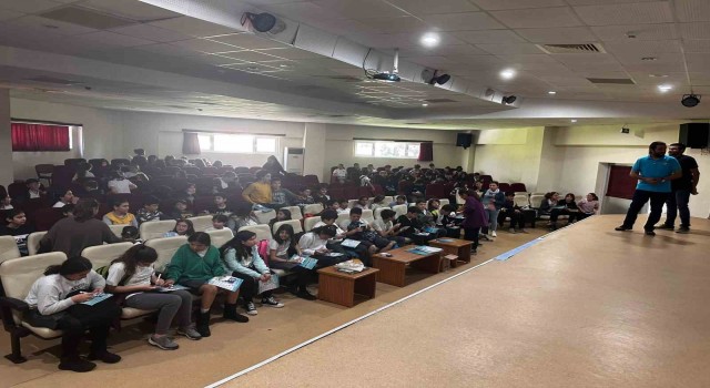 Muğlada öğrencilere caretta caretta kaplumbağaları tanıtıldı