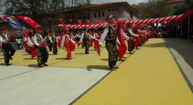Muğladaki 23 Nisan kutlamaları coşku ile kutlandı