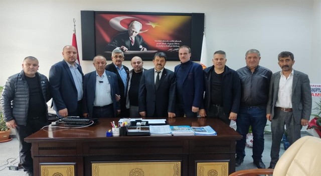 Muhtarlardan Başkan Muammer Özcuraya tebrik