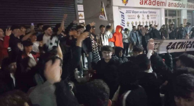 Muşta Beşiktaşlı taraftarların galibiyet coşkusu