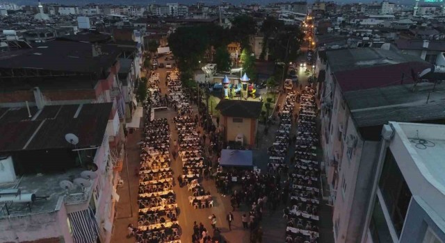 Nazilli Belediyesinden Aydoğdu Mahallesinde 5 bin kişilik iftar