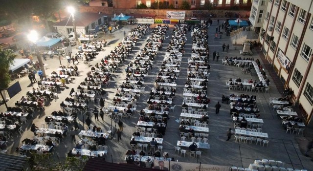 Nazilli Karaçayda 3 bin kişi iftar sofrasında buluştu