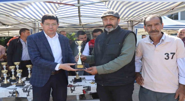 Nazillide rahvan at yarışı geleneği bozulmadı