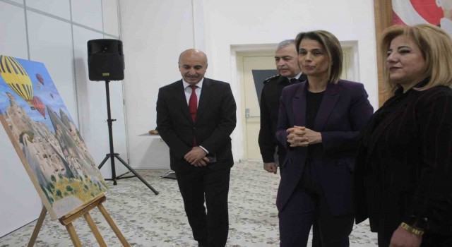Nevşehirde Bir el de sen uzat konulu resim sergisi açıldı