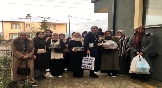 Öğrenciler iftarı depremzedeler ile açtı