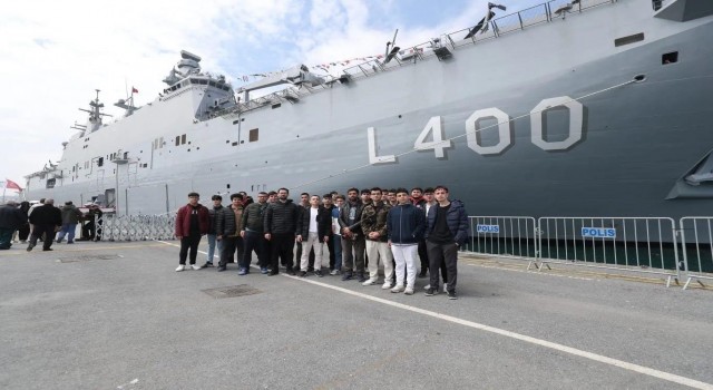 Öğrenciler TCG Anadoluya hayran kaldı