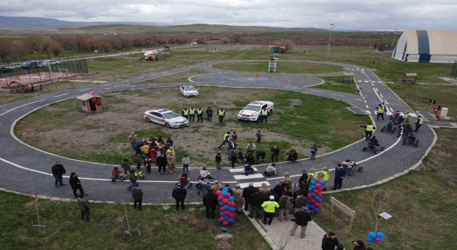 Orgeneral Arif Çetin, adının verildiği trafik eğitim parkının açılışına katıldı
