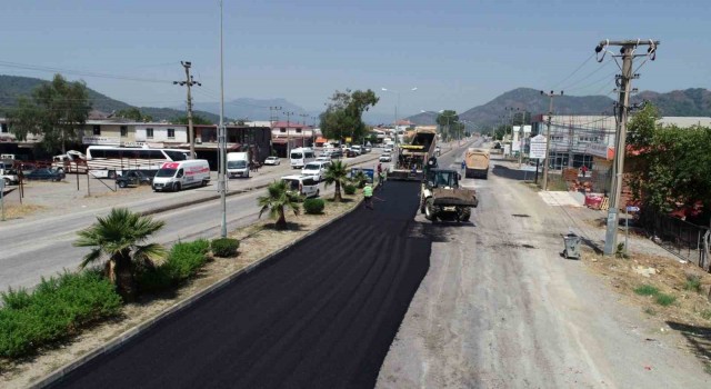 Ortacada yol bakım çalışmaları devam ediyor