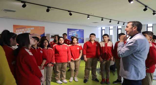 Ortaokul öğrencileri SBTÜde incelemelerde bulundu