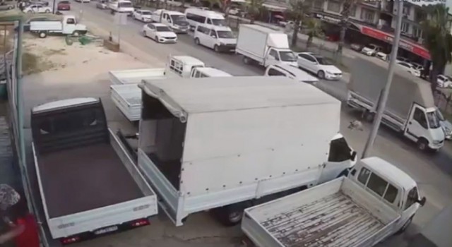 Ortaokul öğrencisinin ölümden döndüğü o anlar kameraya yansıdı
