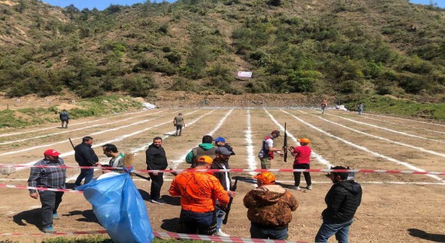 Osmanelinde geleneksel tek kurşun ve trap atış müsabakaları yapıldı