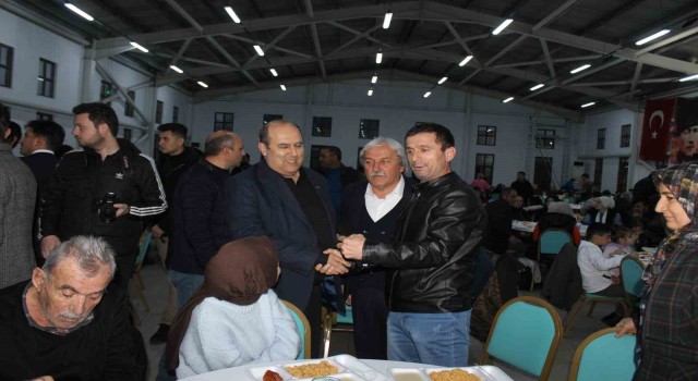 Osmanelinde yetim ve öksüz çocuklar ile aileleri için iftar verildi