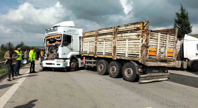 Osmaniye'de 3 tır kazaya karıştı: 2 yaralı