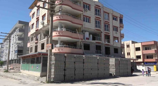 Osmaniyede az hasarlı binalarda tadilat başladı