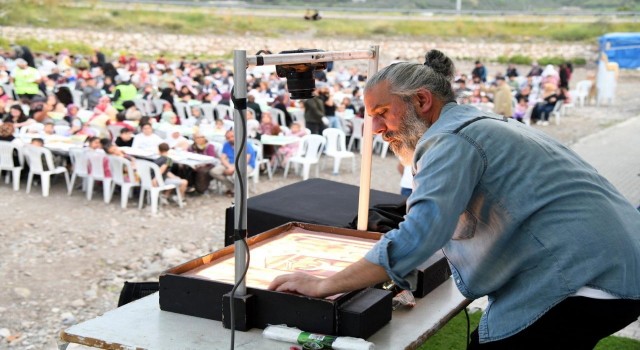 Osmaniyede iftar öncesi kum sanatı ve semazen gösterisi